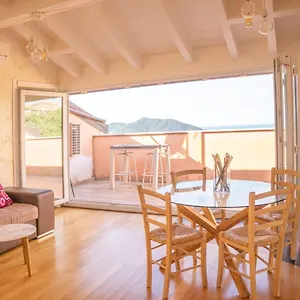 casa-tranquilla-mare-e-natura.hotelitalianriviera.com/